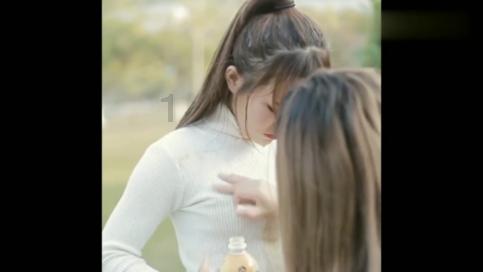 华妃死前甄嬛穿的这身衣服有什么秘密？游戏画面